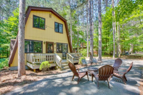 Crystal Mountain Cabin with Cozy Fireplace!